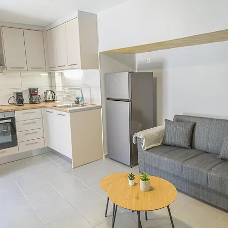Comfy With Small Private Pool, Fiber Internet And Private Parking 아파트 *