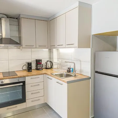 아파트 Comfy With Small Private Pool, Fiber Internet And Private Parking *
