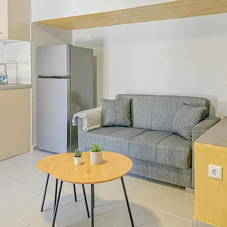 Comfy With Small Private Pool, Fiber Internet And Private Parking 아파트 하니아