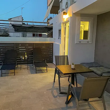 아파트 Comfy With Small Private Pool, Fiber Internet And Private Parking 하니아