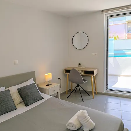 아파트 Comfy With Small Private Pool, Fiber Internet And Private Parking *
