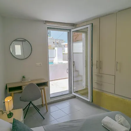Comfy With Small Private Pool, Fiber Internet And Private Parking 하니아